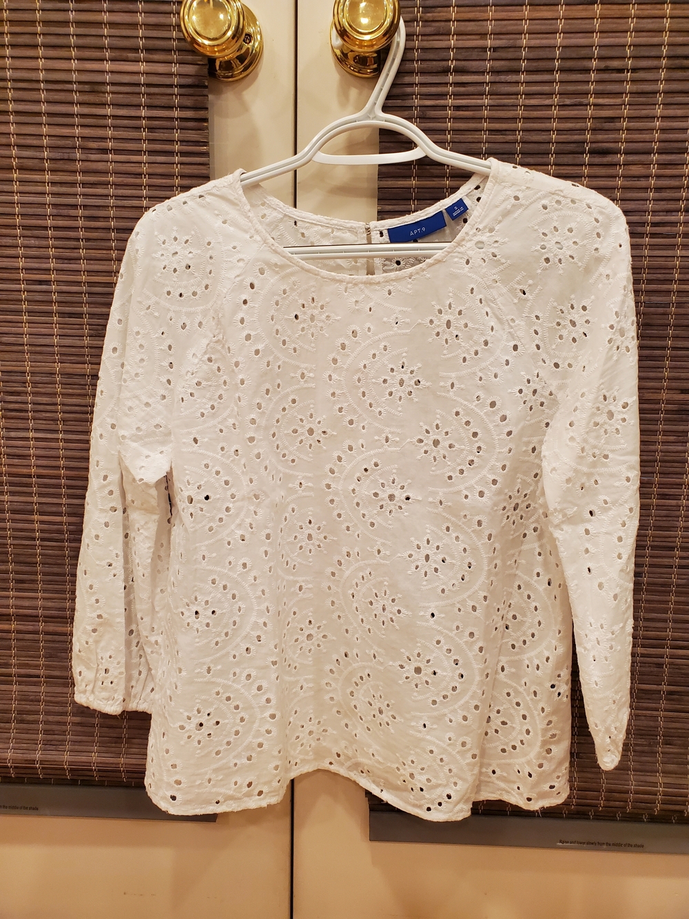 Apt. 9 White Eyelet Crewneck Long-Sleeve Blouse